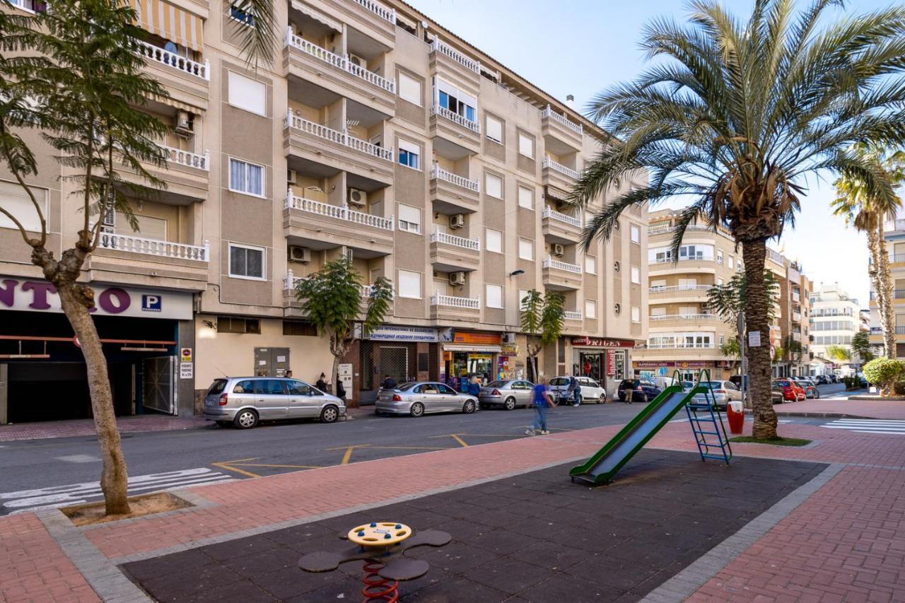 Apartamento Caballero De Rodas Torrevieja Ngoại thất bức ảnh